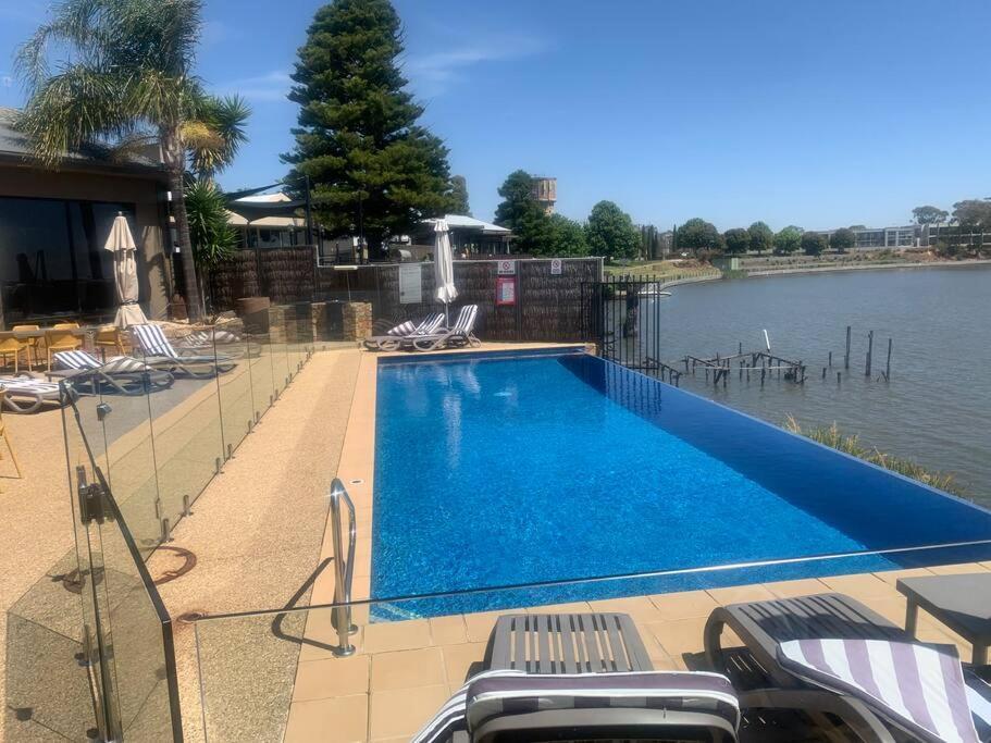 The Jetty Penthouse, Unit 9
